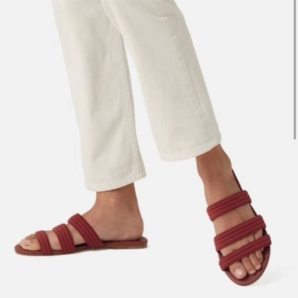 Rothy’s The Sangria Triple Band Sandals in Red Wine Sz10 NWT